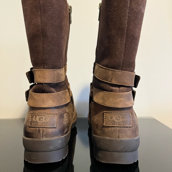 UGG Lorna waterproof boots, size 9 - Picture 3 of 8